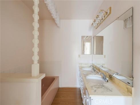 2011 W Katella  61  Avenue, Anaheim, CA