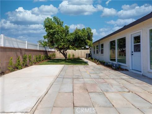 2545 W Greenacre Avenue, Anaheim, CA