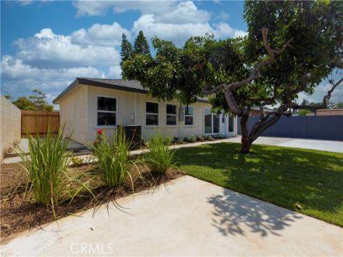 2545 W Greenacre Avenue, Anaheim, CA