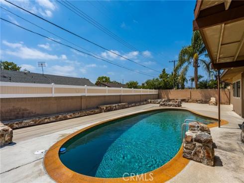 955 S Peregrine Place, Anaheim, CA