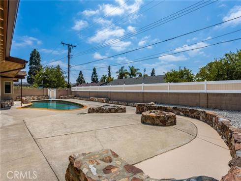 955 S Peregrine Place, Anaheim, CA