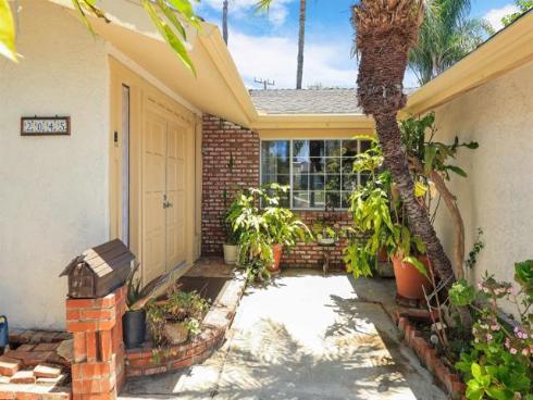 2045 W Clover Avenue, Anaheim, CA