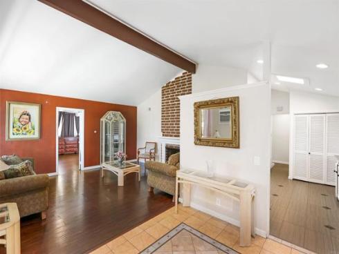 2045 W Clover Avenue, Anaheim, CA