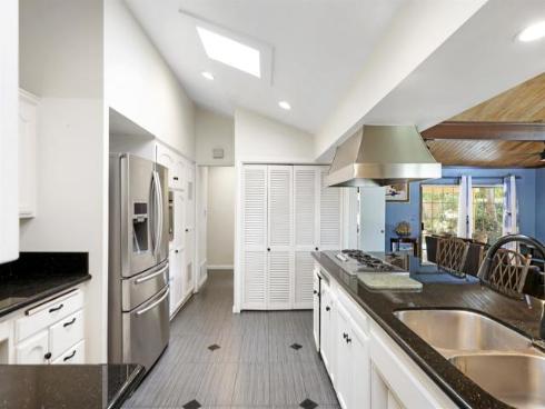 2045 W Clover Avenue, Anaheim, CA