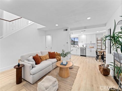 1262 E La Palma A Avenue, Anaheim, CA