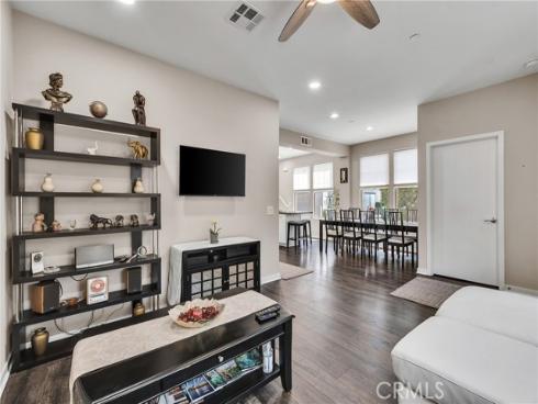 823 Anaheim 104 Boulevard, Anaheim, CA