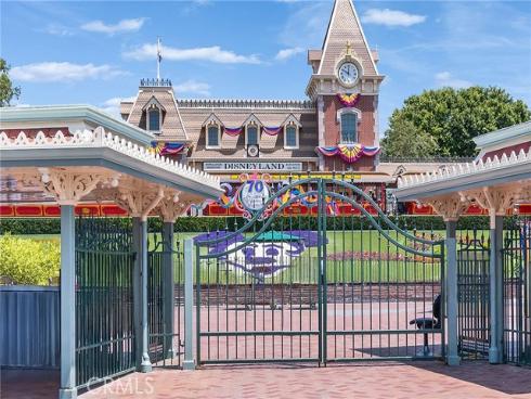 823 Anaheim 104 Boulevard, Anaheim, CA