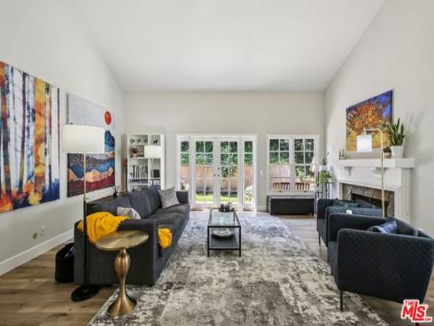 5946 E Calle Principia , Anaheim, CA