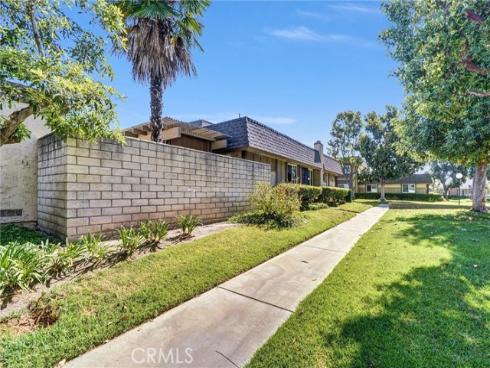 950 S Pearwood Lane, Anaheim, CA