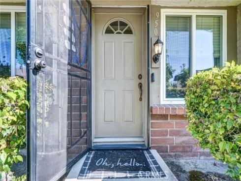 950 S Pearwood Lane, Anaheim, CA