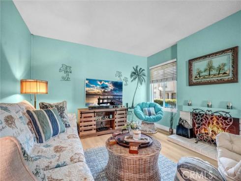 950 S Pearwood Lane, Anaheim, CA