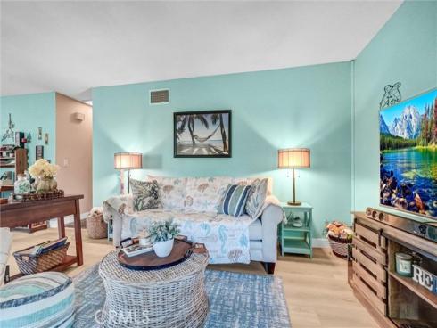 950 S Pearwood Lane, Anaheim, CA