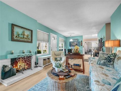 950 S Pearwood Lane, Anaheim, CA