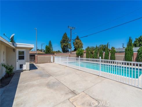 2127 W Sunrise Avenue, Anaheim, CA