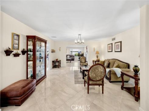 105 W Cliffwood Avenue, Anaheim, CA