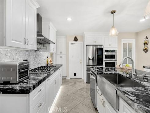 105 W Cliffwood Avenue, Anaheim, CA