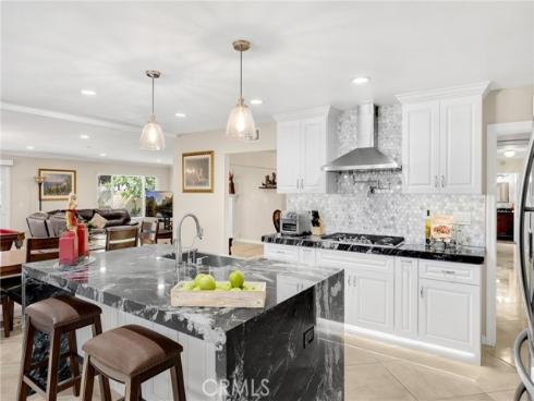 105 W Cliffwood Avenue, Anaheim, CA