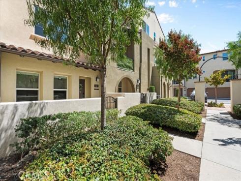 942 E Drapery Lane, Anaheim, CA