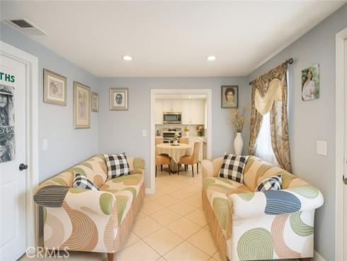 117 E Sycamore Street, Anaheim, CA