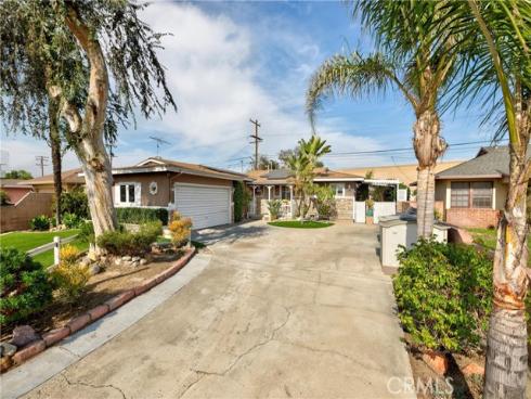 1429 E. Rosewood Avenue