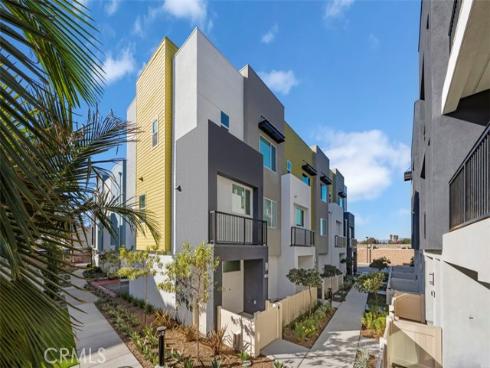 1097 N. Harbor Boulevard