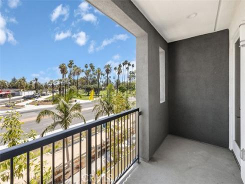 1097 N Harbor   Boulevard, Anaheim, CA