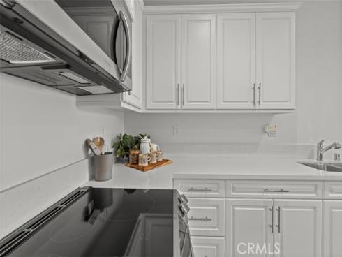 1095 N Harbor   Boulevard, Anaheim, CA