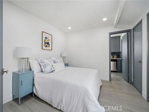 2945  W Bridgeport   Avenue, Anaheim, CA