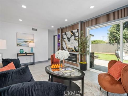 2945  W Bridgeport   Avenue, Anaheim, CA