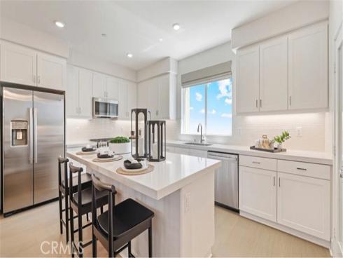 1720 E. Park Street 12