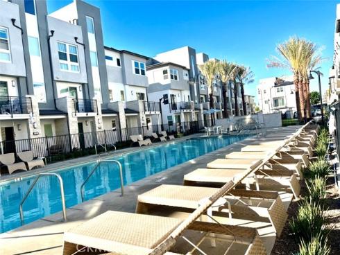 1539  W. Cara  , Anaheim, CA