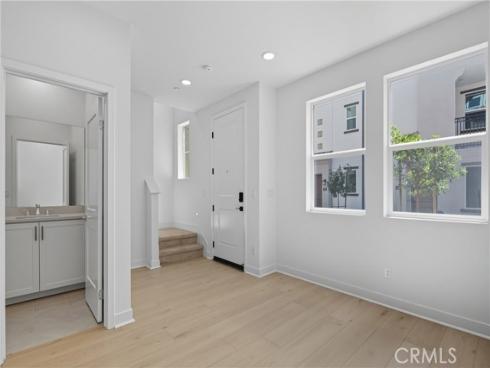 2211 W Orange  , Anaheim, CA