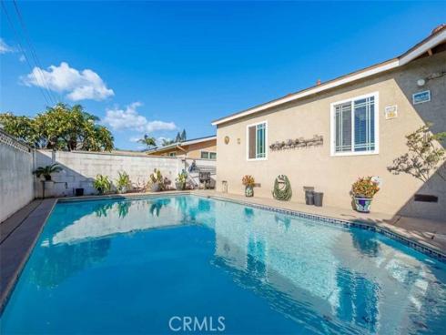 605 N La Reina  , Anaheim, CA