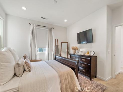 390 N Bellarose  , Anaheim, CA