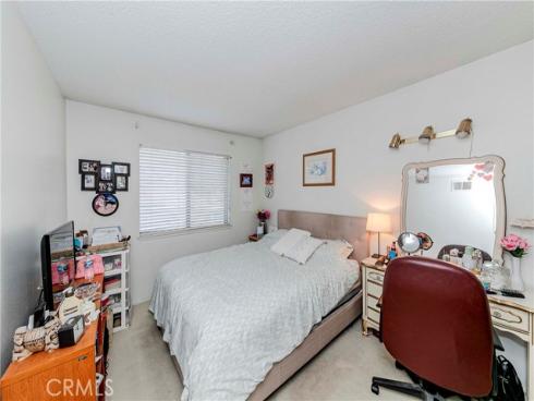 2586 E Riles   Circle, Anaheim, CA