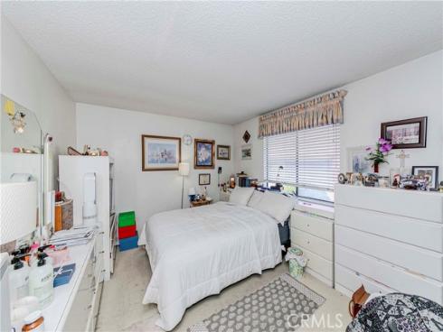 2586 E Riles   Circle, Anaheim, CA