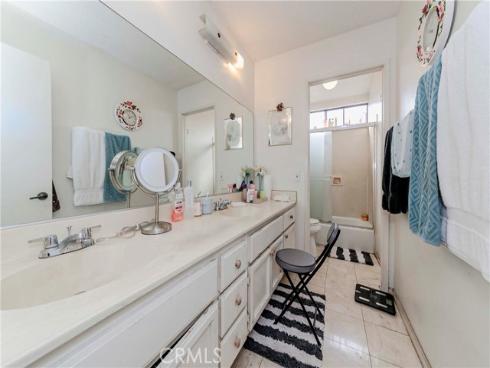 2586 E Riles   Circle, Anaheim, CA