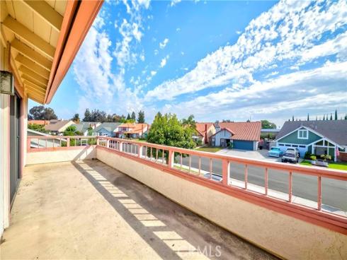 2586 E Riles   Circle, Anaheim, CA