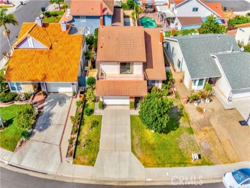 2586 E Riles   Circle, Anaheim, CA