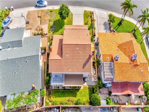2586 E Riles   Circle, Anaheim, CA