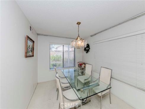 2586 E Riles   Circle, Anaheim, CA