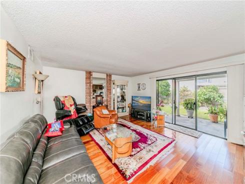 2586 E Riles   Circle, Anaheim, CA