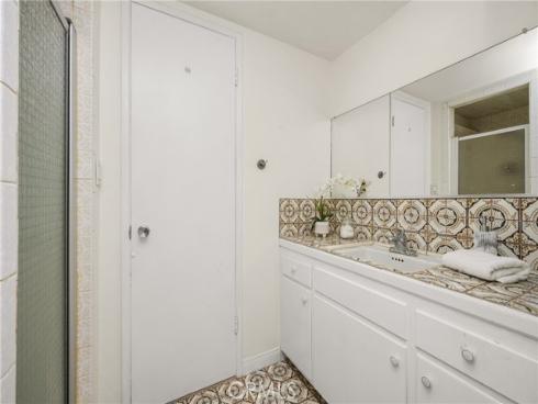 1564 W Palais   Road, Anaheim, CA