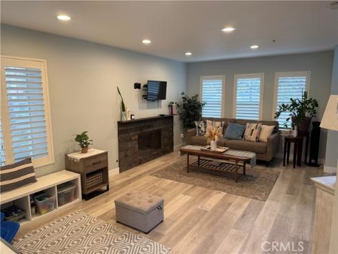 406 E Center  , Anaheim, CA