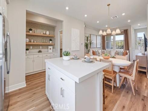 1720 E. Park Street 11