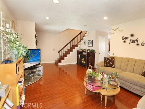 1201 W Cerritos  68  Avenue, Anaheim, CA