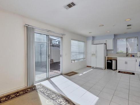 930 E Chestnut   Street, Anaheim, CA