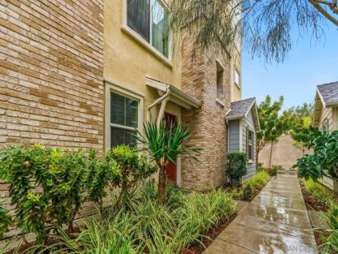 707 S Mosaic St  , Anaheim, CA