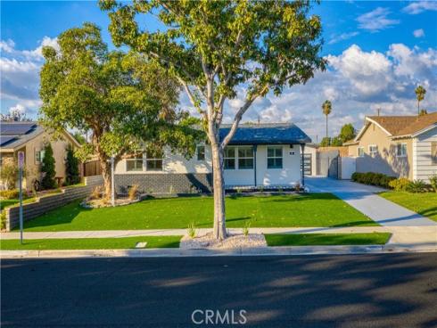 925 W Autumn , Anaheim, CA