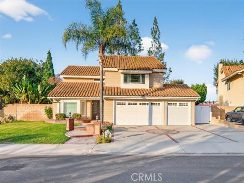 136 S. Avenida Felipe